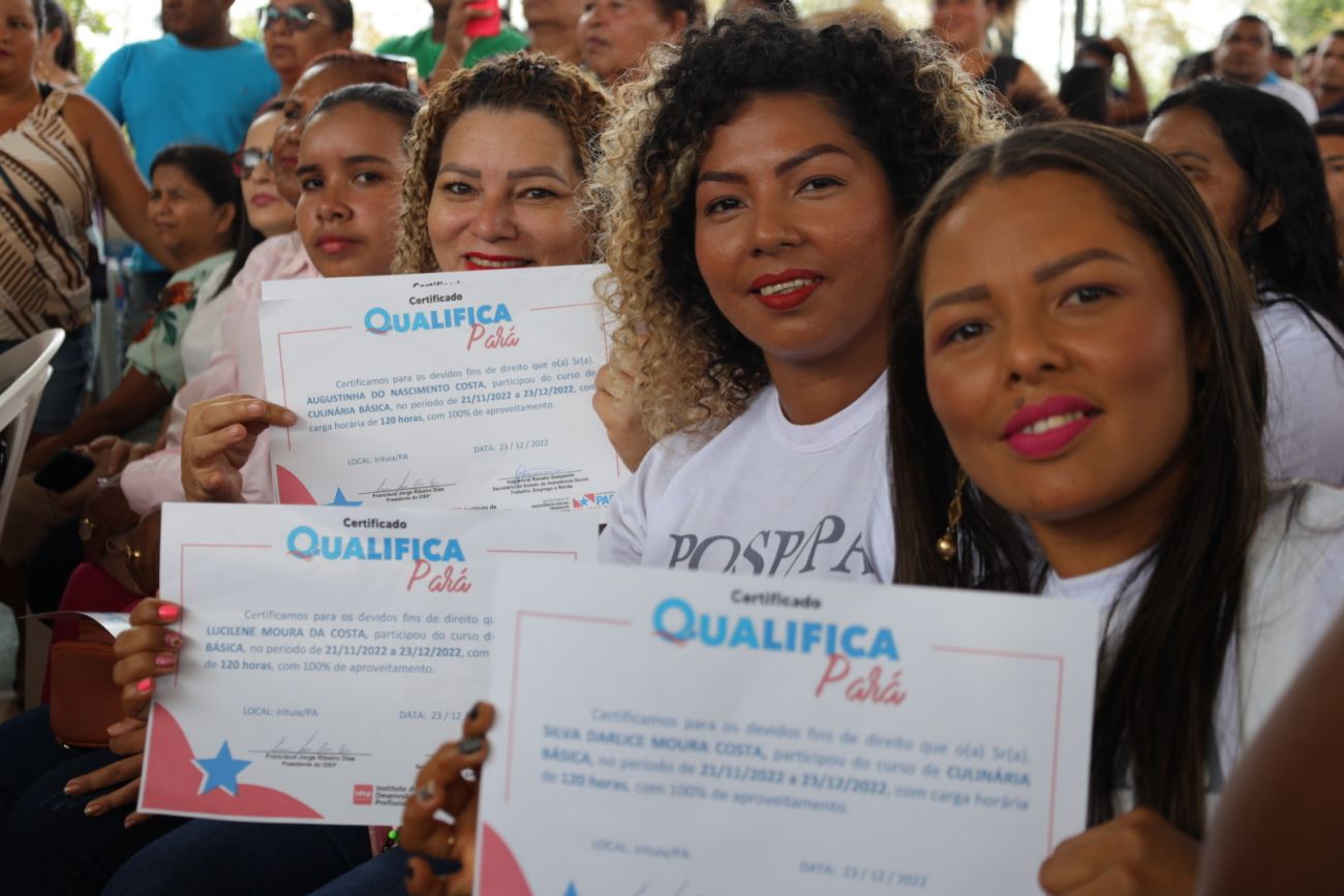 Foto Pedro Guerreiro/Ag. Pará - Alunas recém certificados pelo programa Qualifica Pará.