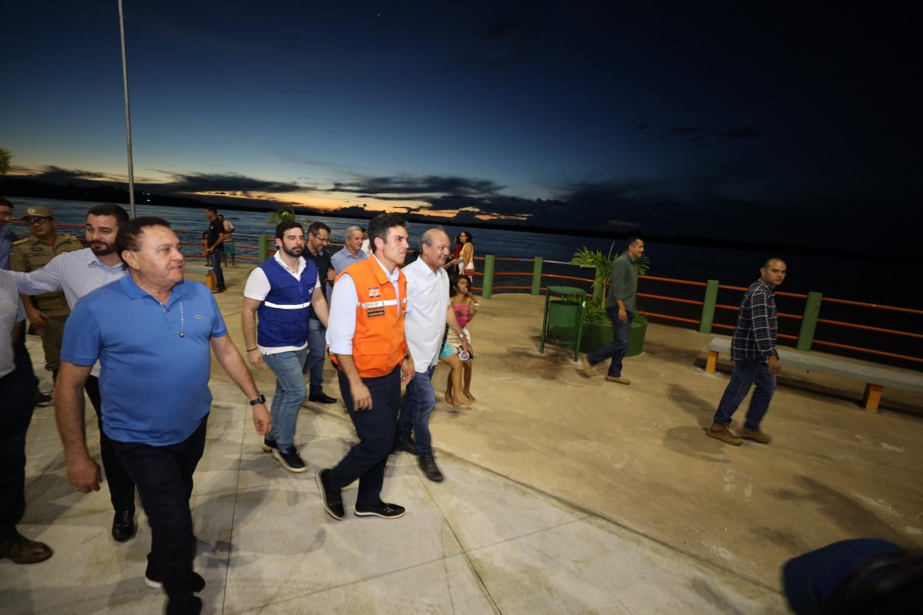 Foto: Marco Santos/Ag. Pará - Governador Helder Barbalho, ao lado do prefeito Tião Miranda, percorreu áreas da sede municipal de Marabá